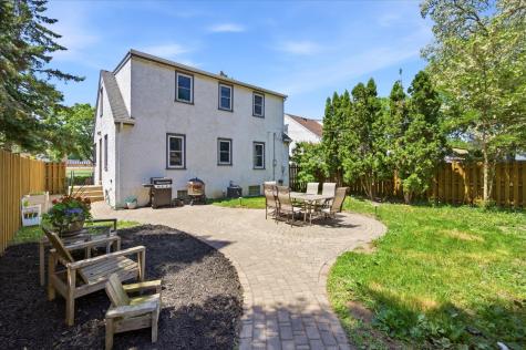 318 13th Avenue N South Saint Paul MN 55075