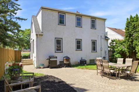 318 13th Avenue N South Saint Paul MN 55075