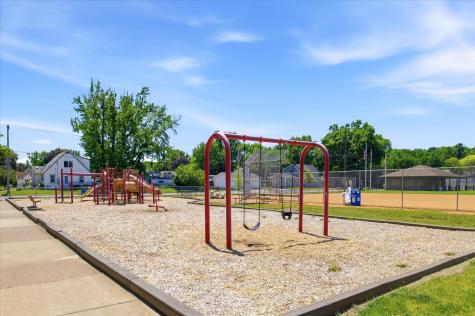 318 13th Avenue N South Saint Paul MN 55075