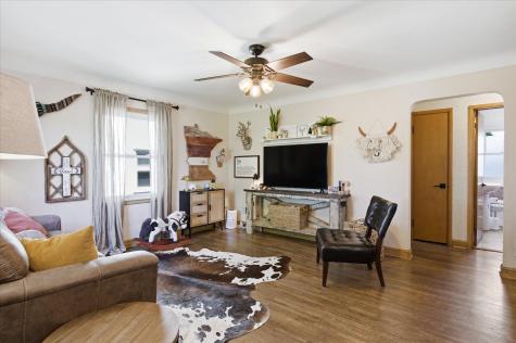318 13th Avenue N South Saint Paul MN 55075