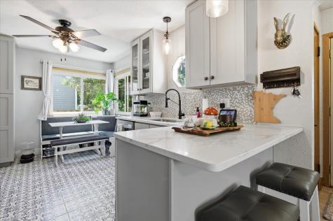 318 13th Avenue N South Saint Paul MN 55075