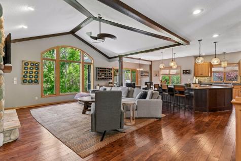 4153 Hallgren Lane Chanhassen MN 55331
