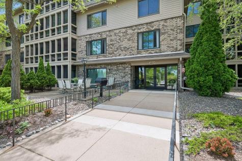 3801 W 98th Street Bloomington MN 55431