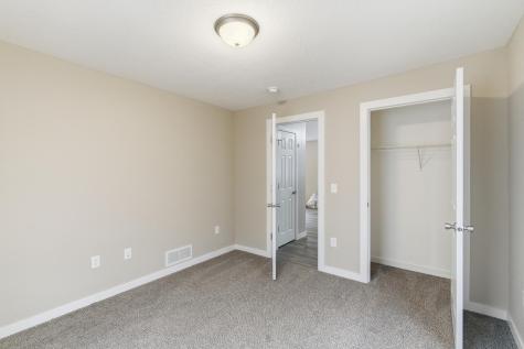 605 Le Hillier Street Mankato MN 56001