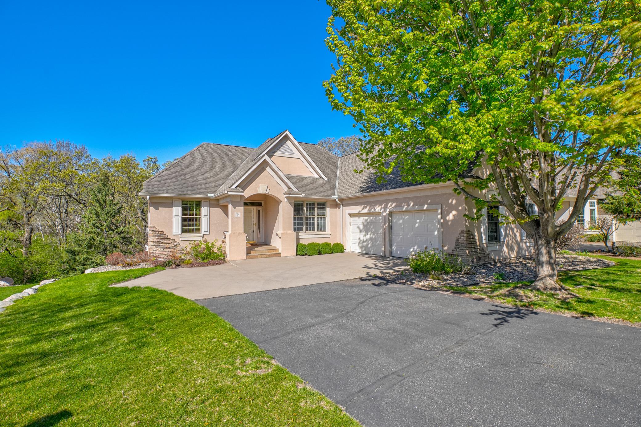 9 Knoll Road North Oaks MN 55127