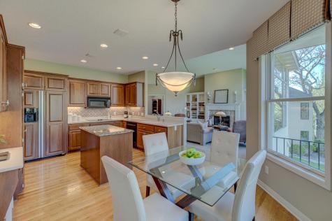 9 Knoll Road North Oaks MN 55127
