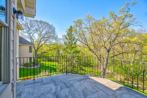 9 Knoll Road North Oaks MN 55127