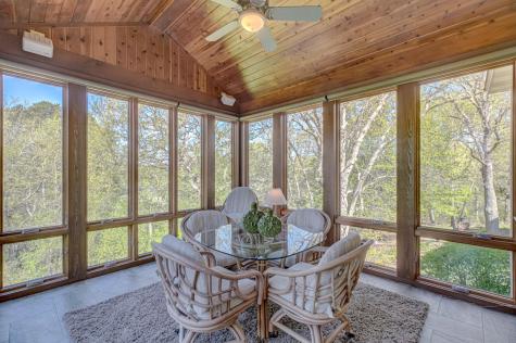 9 Knoll Road North Oaks MN 55127
