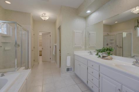 9 Knoll Road North Oaks MN 55127