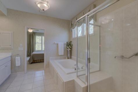 9 Knoll Road North Oaks MN 55127