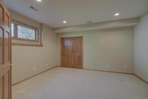 9 Knoll Road North Oaks MN 55127