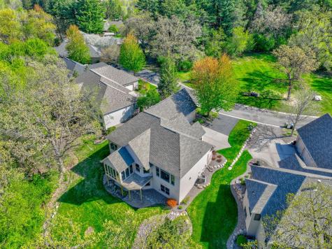 9 Knoll Road North Oaks MN 55127