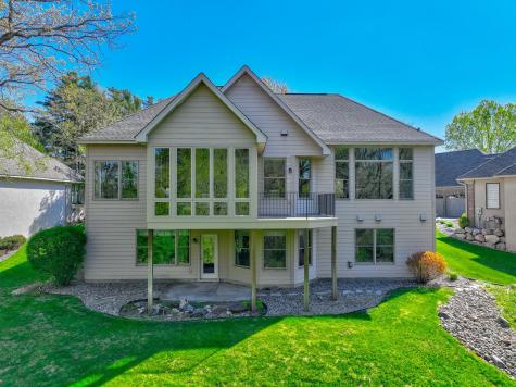 9 Knoll Road North Oaks MN 55127
