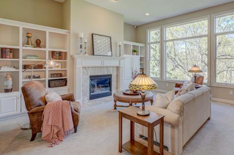 9 Knoll Road North Oaks MN 55127