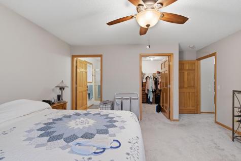 674 Lake View Drive Woodbury MN 55129