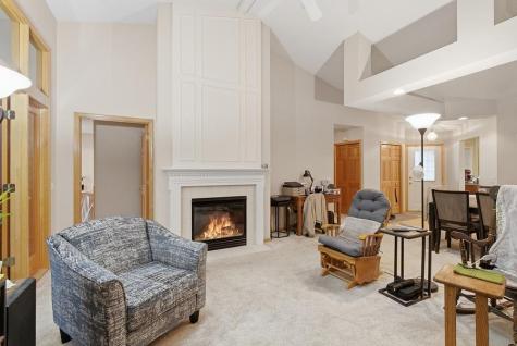 674 Lake View Drive Woodbury MN 55129