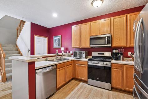 1948 Shamrock Place Chaska MN 55318