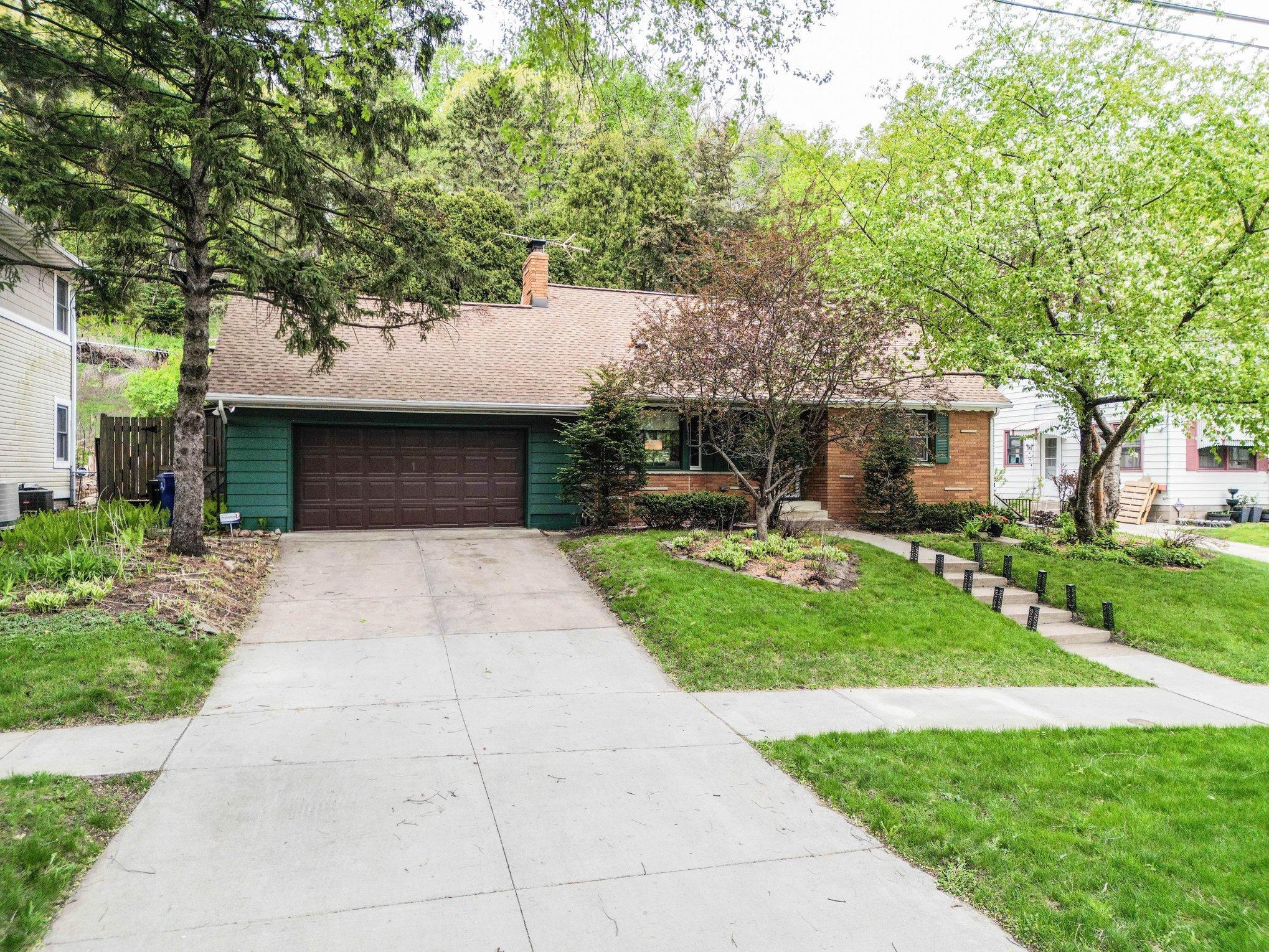885 Old Lexington Avenue Saint Paul MN 55116