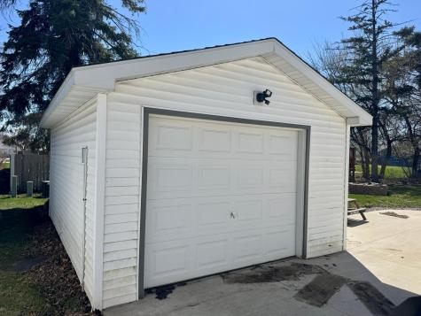905 W Chestnut Avenue Olivia MN 56277