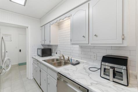 916 Armstrong Boulevard N Saint James MN 56081