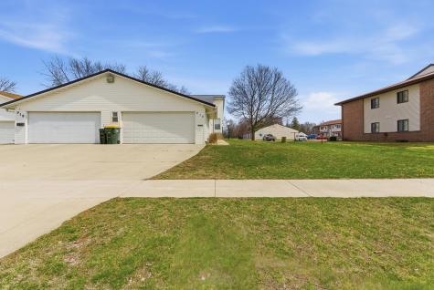 916 Armstrong Boulevard N Saint James MN 56081