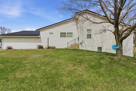 916 Armstrong Boulevard N Saint James MN 56081