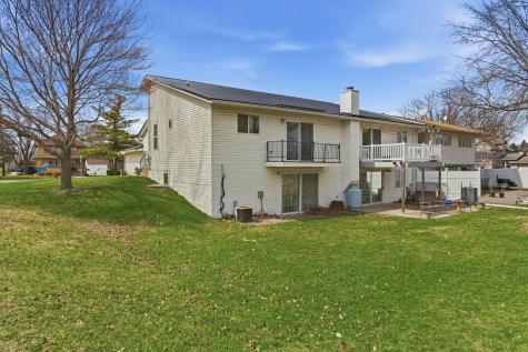 916 Armstrong Boulevard N Saint James MN 56081
