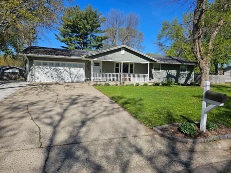 908 Woodlawn Avenue Le Sueur MN 56058