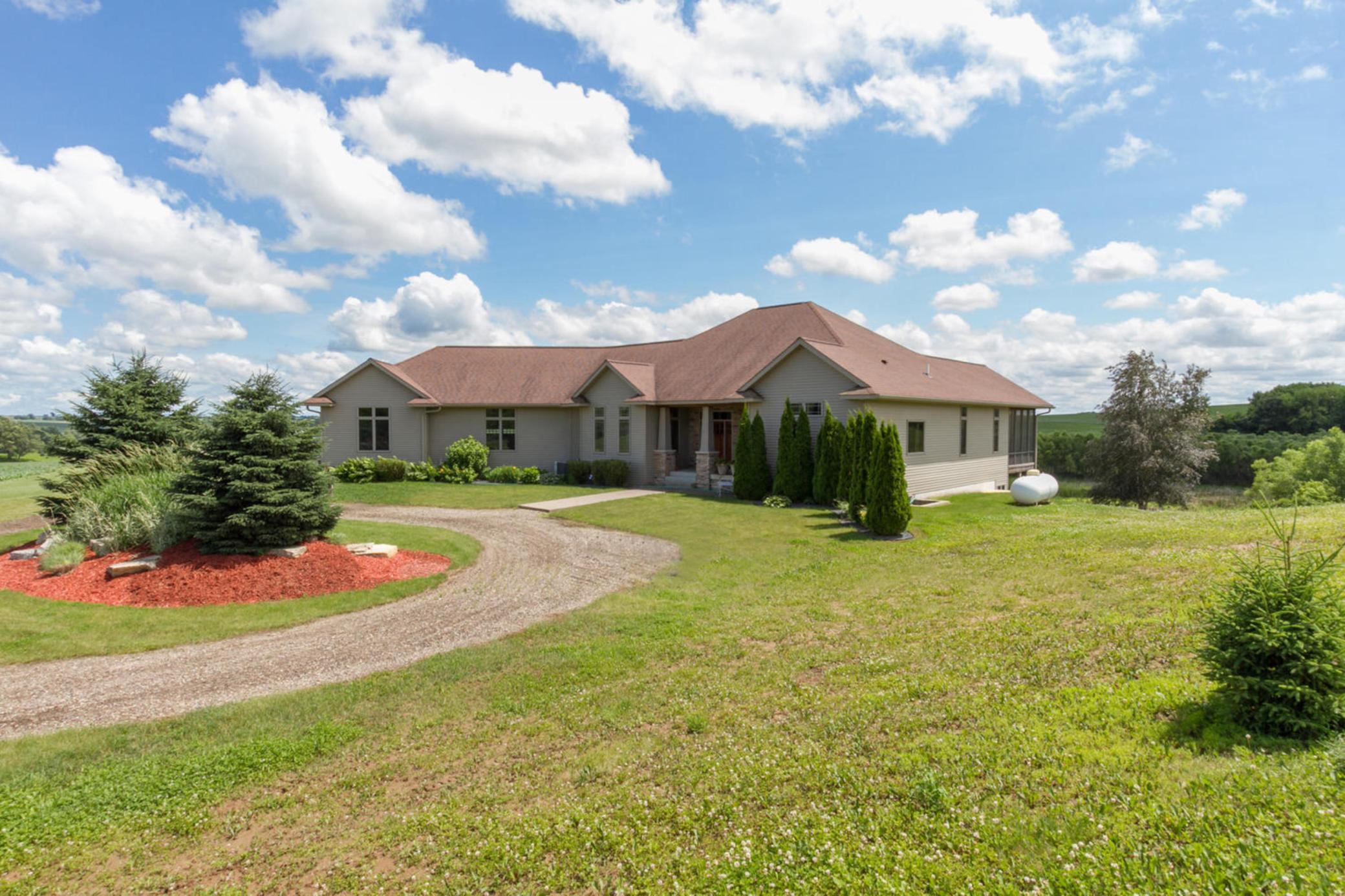 62997 430th Avenue Mazeppa MN 55956