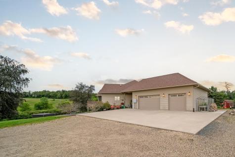 62997 430th Avenue Mazeppa MN 55956