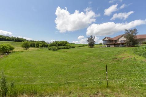 62997 430th Avenue Mazeppa MN 55956