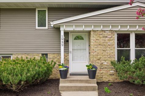 1939 Munster Avenue Saint Paul MN 55116