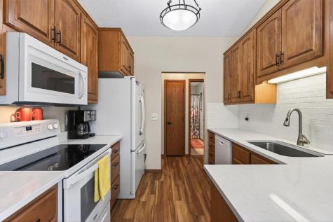 9625 Hampshire Lane Eden Prairie MN 55347