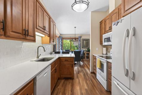 9625 Hampshire Lane Eden Prairie MN 55347