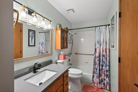 9625 Hampshire Lane Eden Prairie MN 55347