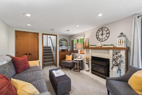 9625 Hampshire Lane Eden Prairie MN 55347