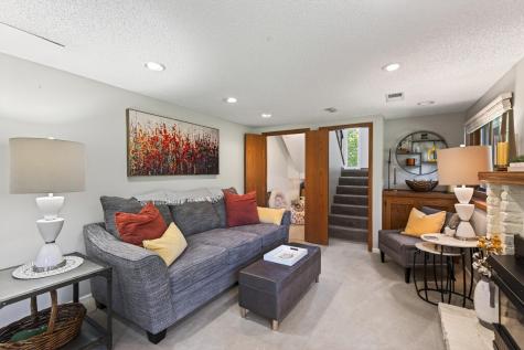 9625 Hampshire Lane Eden Prairie MN 55347