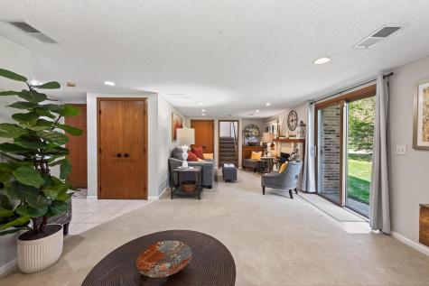 9625 Hampshire Lane Eden Prairie MN 55347