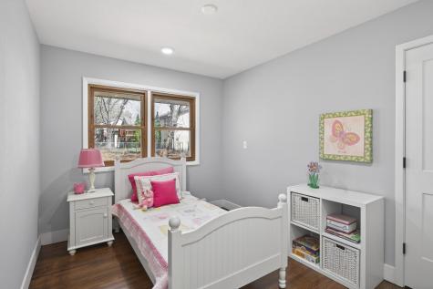 31 Demont Avenue E Little Canada MN 55117