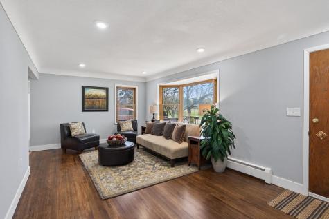 31 Demont Avenue E Little Canada MN 55117