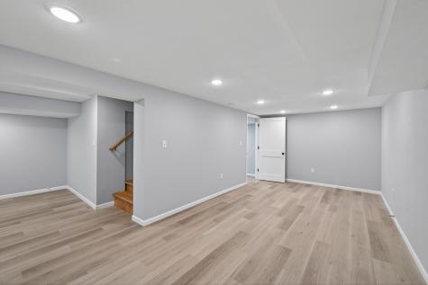 31 Demont Avenue E Little Canada MN 55117