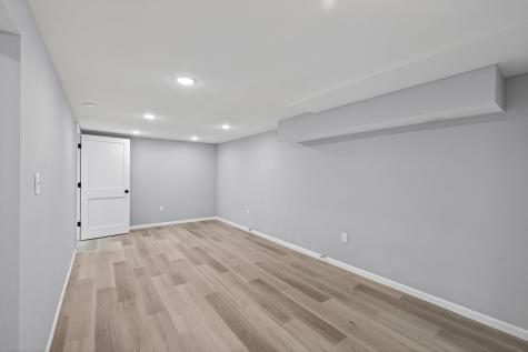 31 Demont Avenue E Little Canada MN 55117