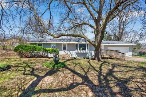 31 Demont Avenue E Little Canada MN 55117