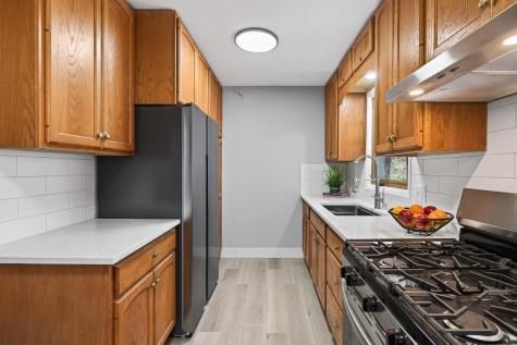 31 Demont Avenue E Little Canada MN 55117