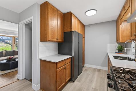 31 Demont Avenue E Little Canada MN 55117
