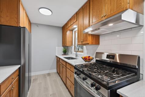 31 Demont Avenue E Little Canada MN 55117