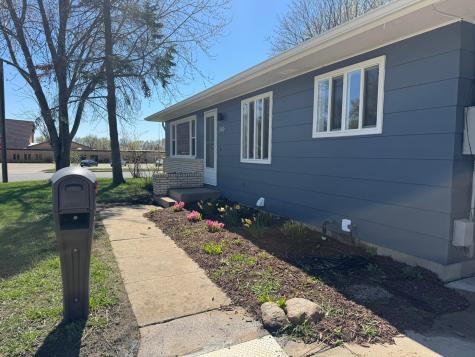 540 E 2nd Street Waconia MN 55387