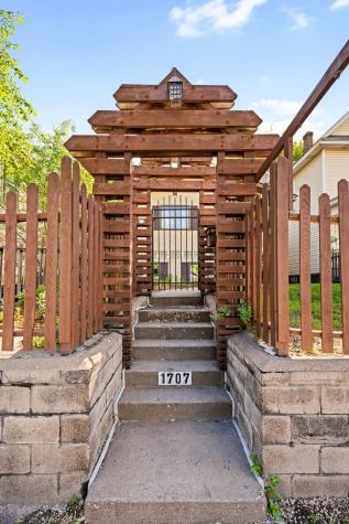 1707 University Avenue NE Minneapolis MN 55413