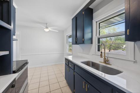5932 Perry Avenue N Crystal MN 55429