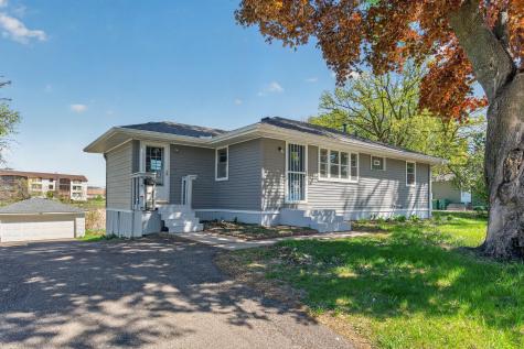 5932 Perry Avenue N Crystal MN 55429